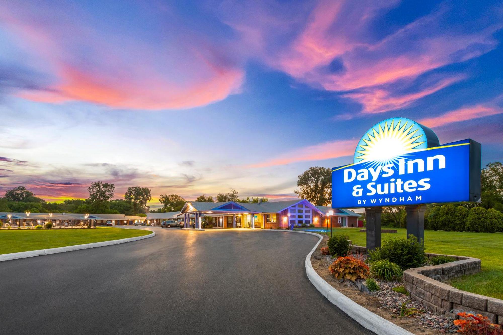 Days Inn By Wyndham Wauseon Εξωτερικό φωτογραφία