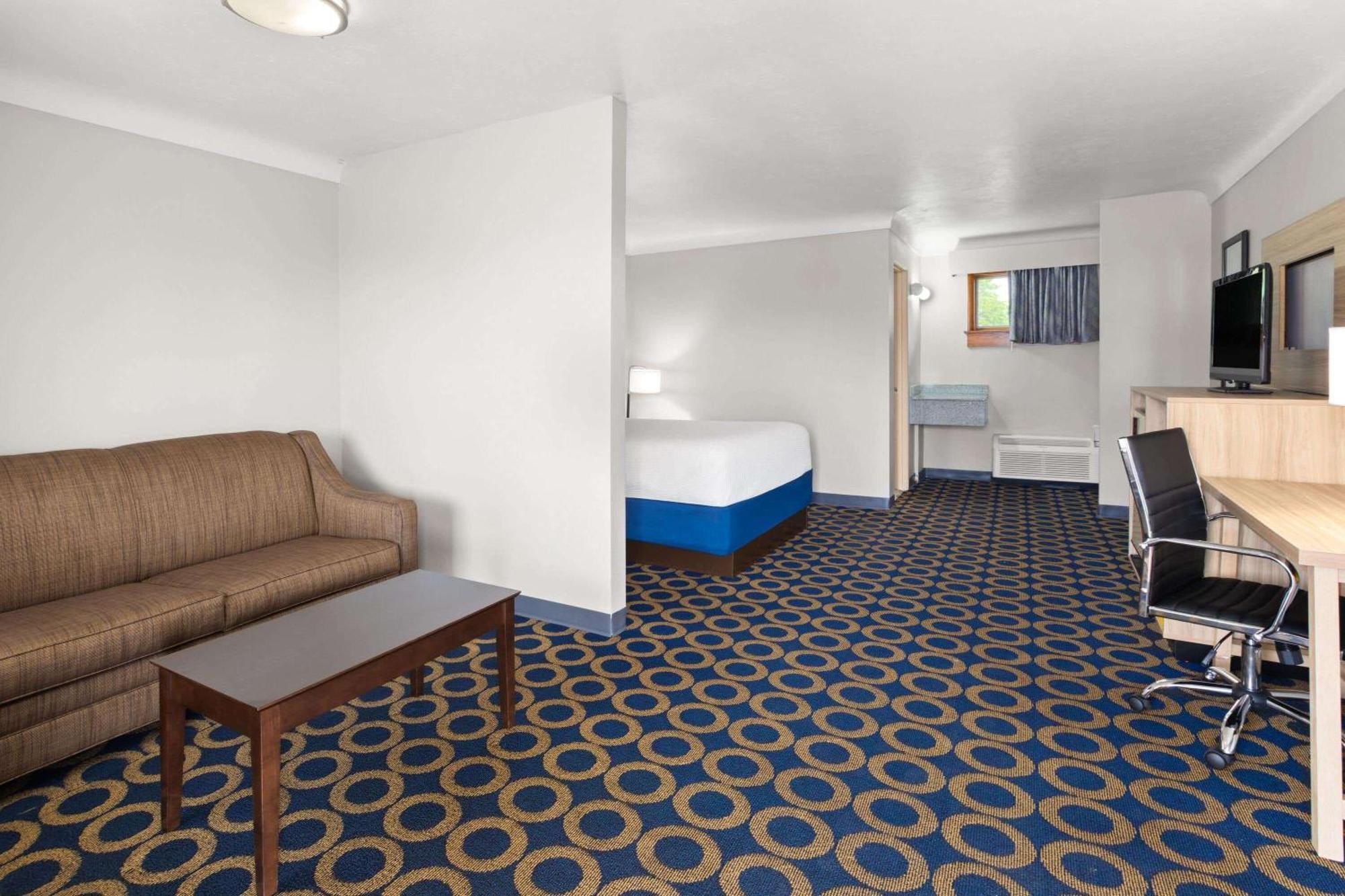 Days Inn By Wyndham Wauseon Εξωτερικό φωτογραφία