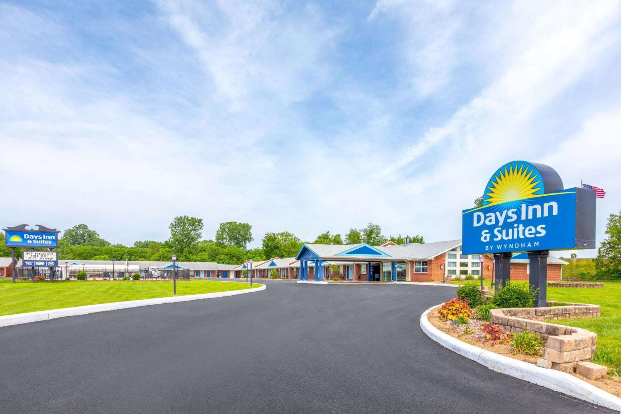 Days Inn By Wyndham Wauseon Εξωτερικό φωτογραφία